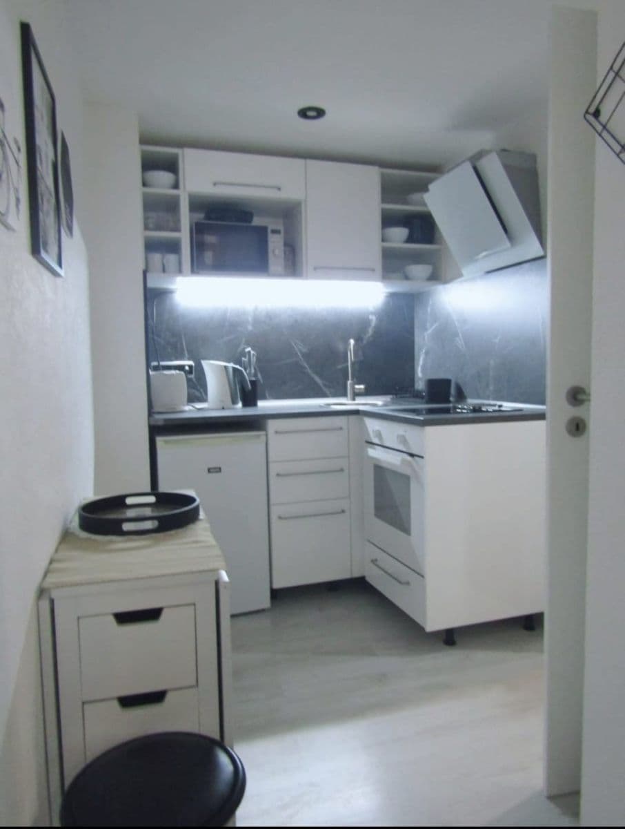 Prenájom bytu 1-izbový 30 m², Navrátilova, Praha, Praha Prenájom bytu 1-izbový 30 m², Navrátilova, Praha, Praha