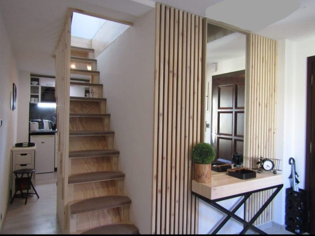 Prenájom bytu 1-izbový 30 m², Navrátilova, Praha, Praha Prenájom bytu 1-izbový 30 m², Navrátilova, Praha, Praha