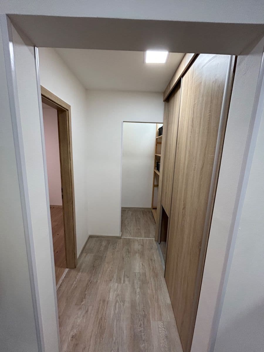 Prenájom bytu 2-izbový 42 m², Rabasova, Ústí nad Labem, Ústecký kraj Prenájom bytu 2-izbový 42 m², Rabasova, Ústí nad Labem, Ústecký kraj