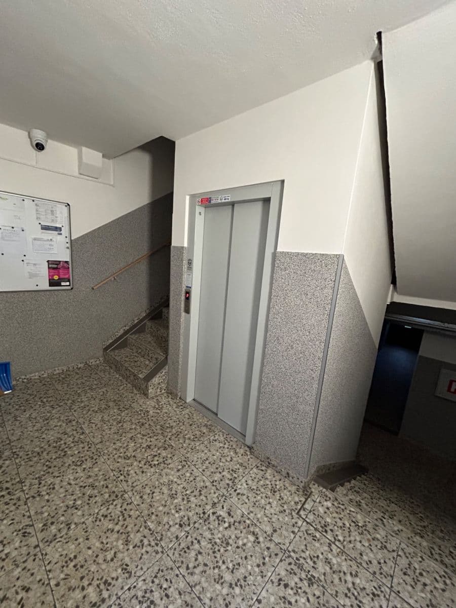 Prenájom bytu 2-izbový 42 m², Rabasova, Ústí nad Labem, Ústecký kraj Prenájom bytu 2-izbový 42 m², Rabasova, Ústí nad Labem, Ústecký kraj