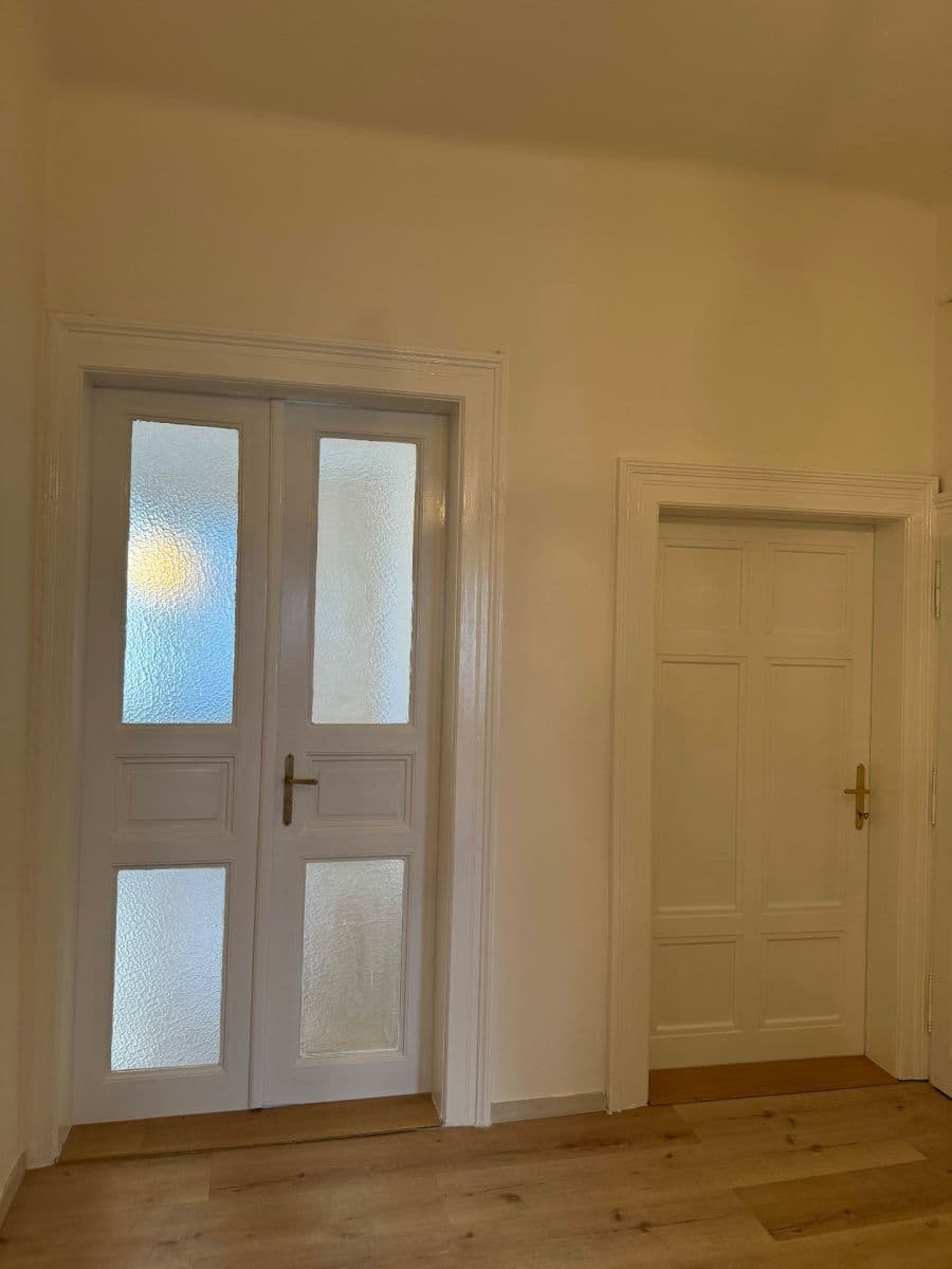 Prenájom bytu 3-izbový 98 m², Šmeralova, Praha, Praha Prenájom bytu 3-izbový 98 m², Šmeralova, Praha, Praha