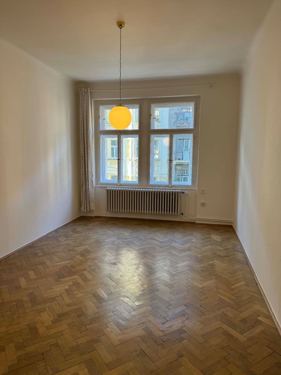 Prenájom bytu 3-izbový 98 m², Šmeralova, Praha, Praha Prenájom bytu 3-izbový 98 m², Šmeralova, Praha, Praha