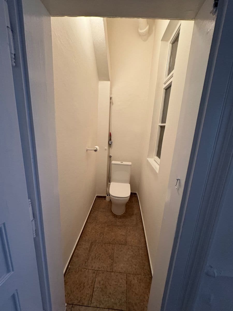 Prenájom bytu 3-izbový 98 m², Šmeralova, Praha, Praha Prenájom bytu 3-izbový 98 m², Šmeralova, Praha, Praha