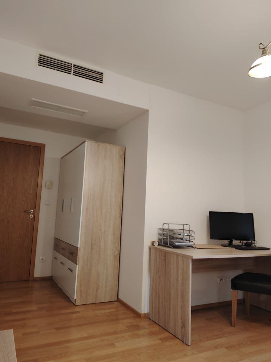Prenájom bytu 3-izbový 94 m², Malešická, Praha, Praha Prenájom bytu 3-izbový 94 m², Malešická, Praha, Praha