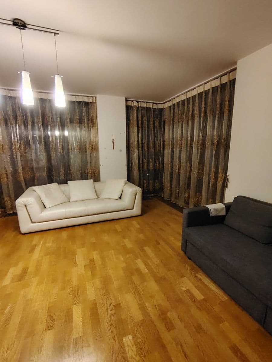 Prenájom bytu 3-izbový 94 m², Malešická, Praha, Praha Prenájom bytu 3-izbový 94 m², Malešická, Praha, Praha