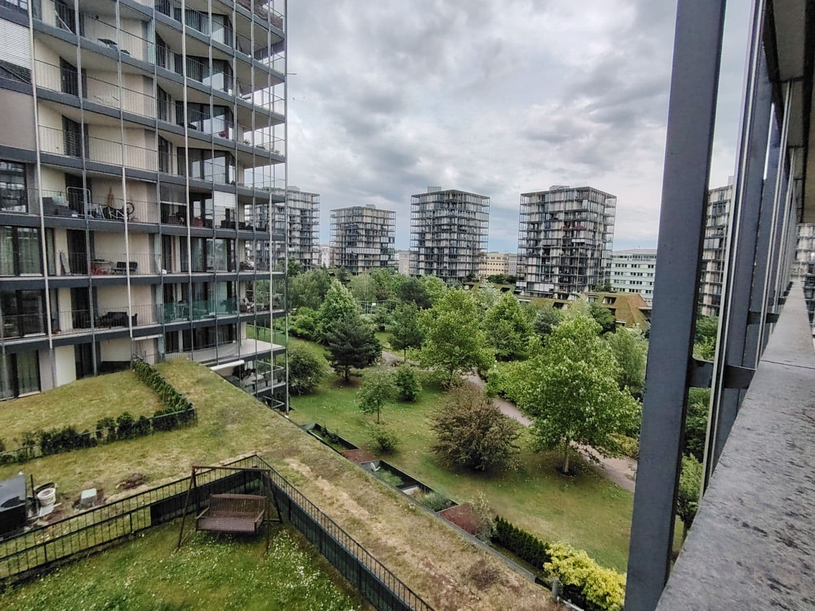 Prenájom bytu 3-izbový 94 m², Malešická, Praha, Praha Prenájom bytu 3-izbový 94 m², Malešická, Praha, Praha