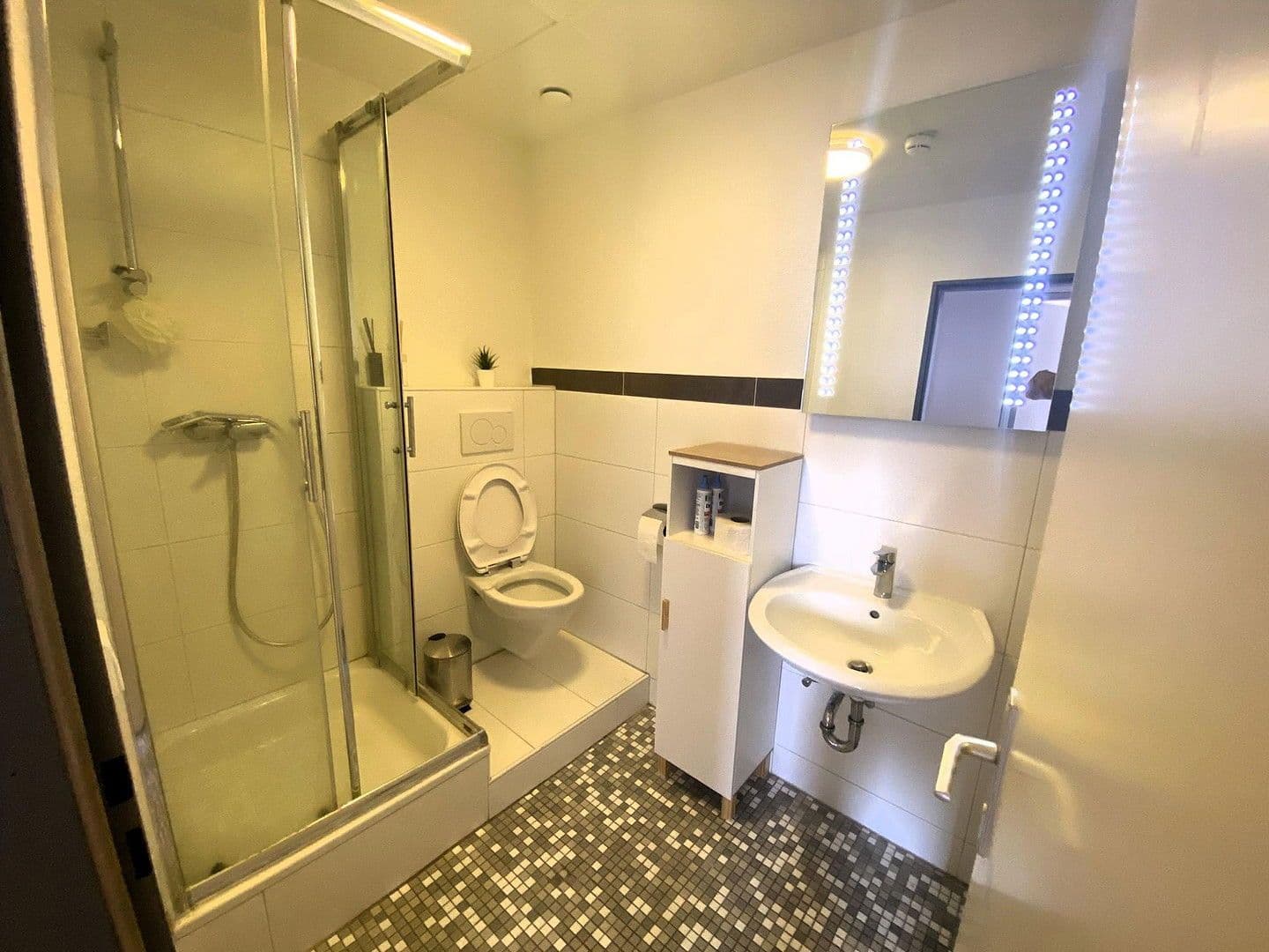 Prenájom bytu 4-izbový 102 m², Allee 40, Heilbronn, Bádensko-Wurttembersko Prenájom bytu 4-izbový 102 m², Allee 40, Heilbronn, Bádensko-Wurttembersko