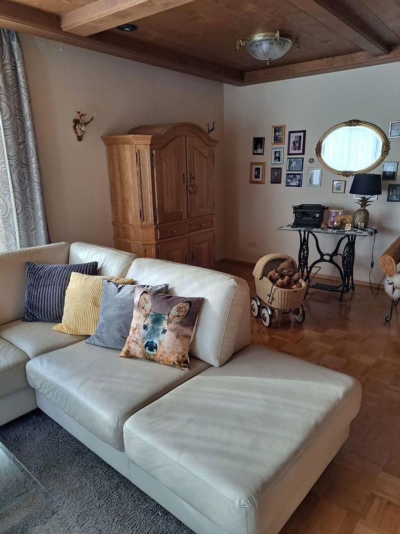 Predaj domu 229 m², pozemek 665 m², Ebermannstadt, Bavorsko Predaj domu 229 m², pozemek 665 m², Ebermannstadt, Bavorsko