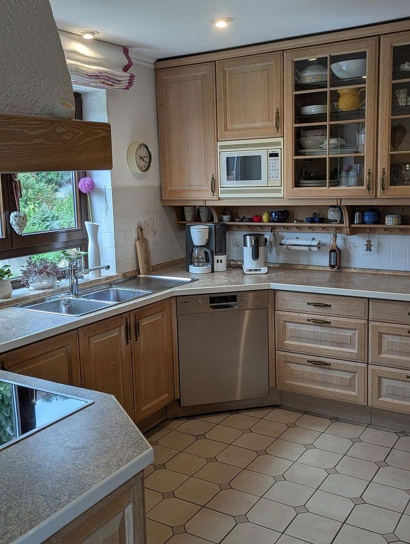 Predaj domu 229 m², pozemek 665 m², Ebermannstadt, Bavorsko Predaj domu 229 m², pozemek 665 m², Ebermannstadt, Bavorsko