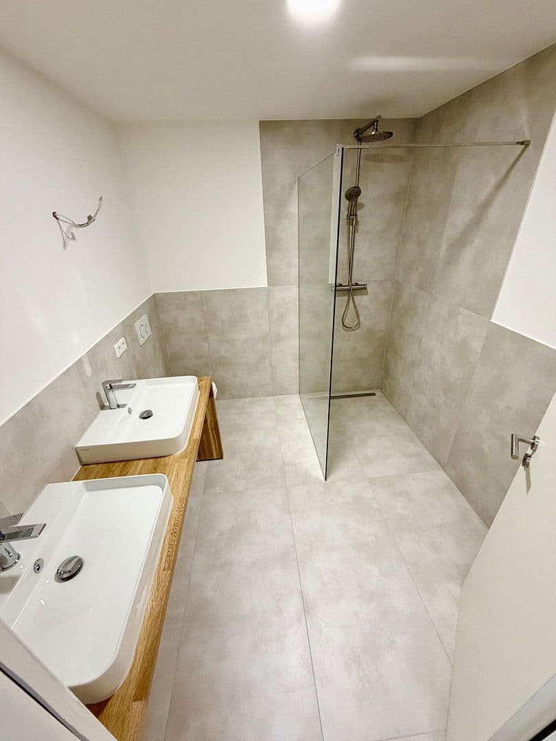 Prenájom bytu 3-izbový 100 m², Detmolder Str. 596, Bielefeld, Severné Porýnie - Westfálsko Prenájom bytu 3-izbový 100 m², Detmolder Str. 596, Bielefeld, Severné Porýnie - Westfálsko