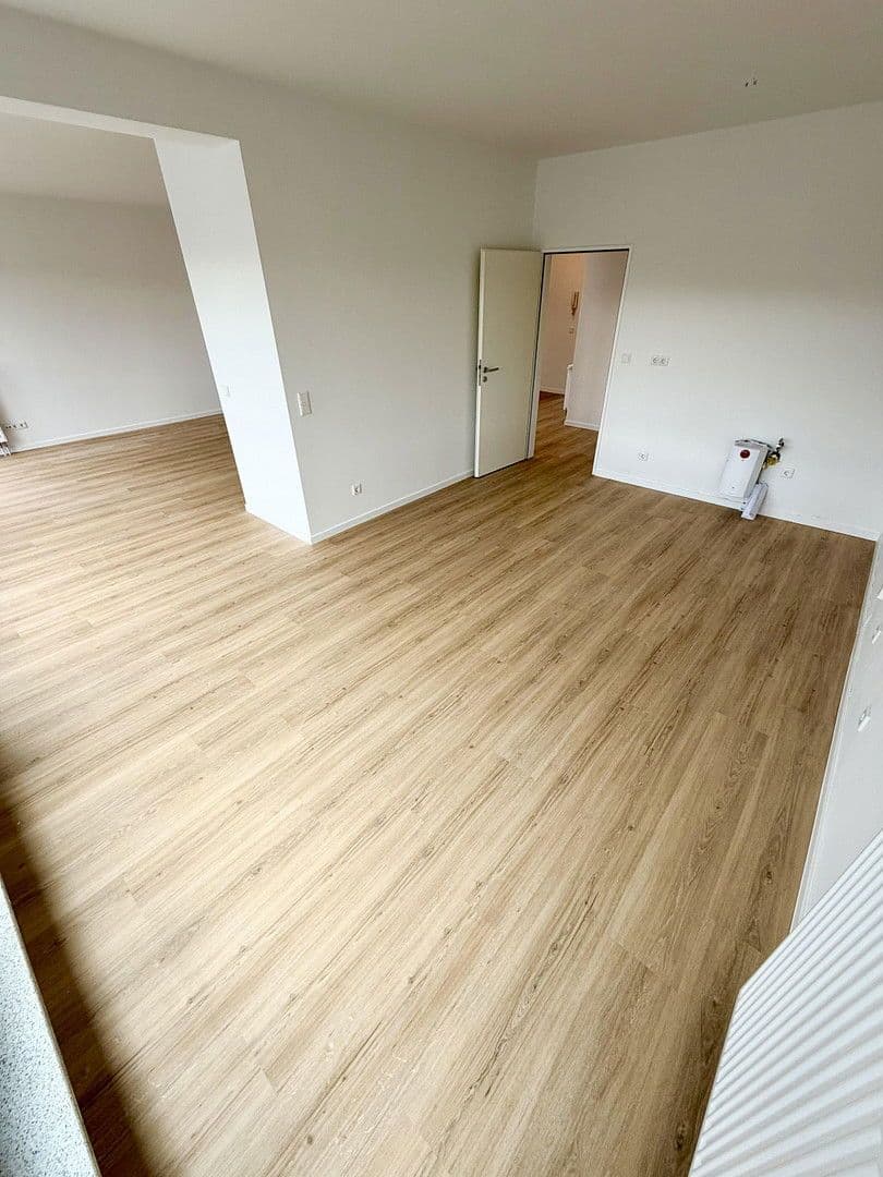 Prenájom bytu 3-izbový 100 m², Detmolder Str. 596, Bielefeld, Severné Porýnie - Westfálsko Prenájom bytu 3-izbový 100 m², Detmolder Str. 596, Bielefeld, Severné Porýnie - Westfálsko