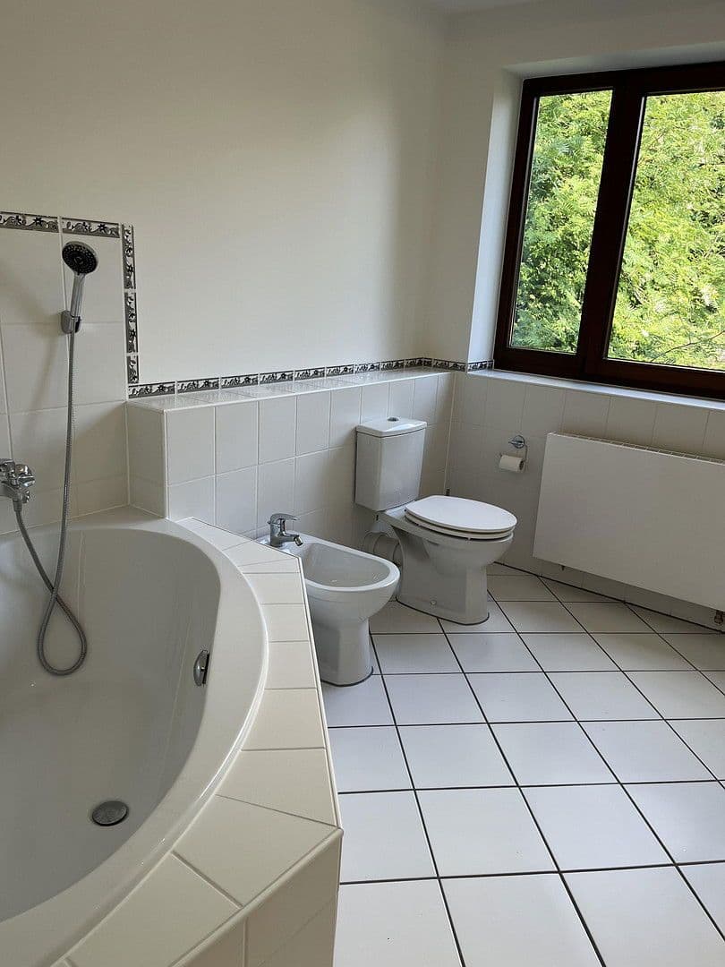 Prenájom bytu 5-izbový 170 m², Buchholz in der Nordheide, Dolné Sasko Prenájom bytu 5-izbový 170 m², Buchholz in der Nordheide, Dolné Sasko