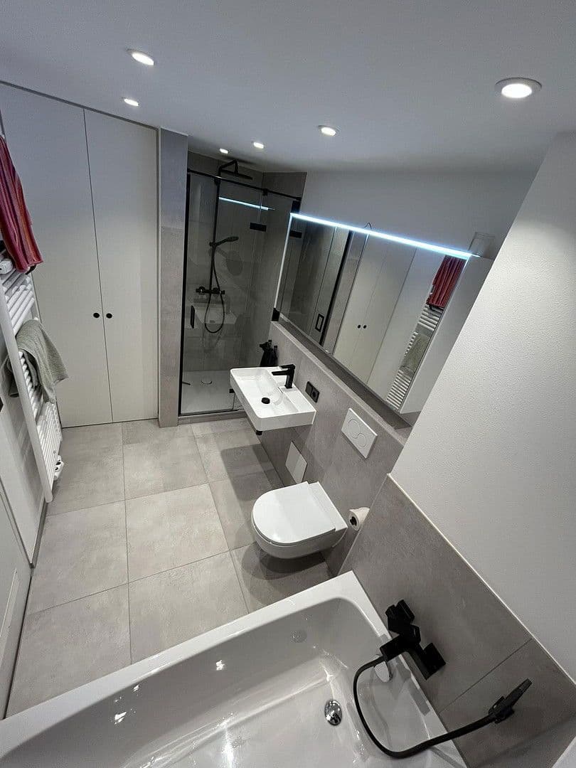 Predaj bytu 4-izbový 112 m², Friedrichshafen, Bádensko-Wurttembersko Predaj bytu 4-izbový 112 m², Friedrichshafen, Bádensko-Wurttembersko