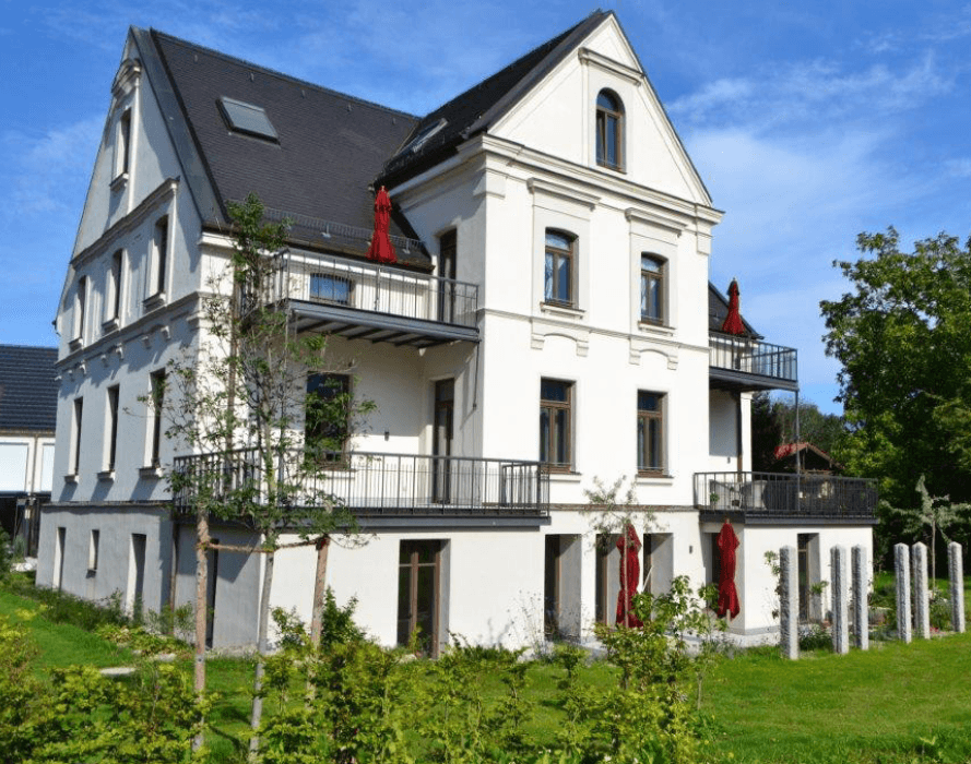 Prenájom bytu 4-izbový 208 m², Bahnhofstr. 98, Brannenburg, Bavorsko Prenájom bytu 4-izbový 208 m², Bahnhofstr. 98, Brannenburg, Bavorsko