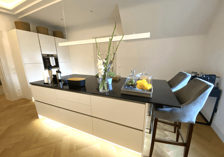 Prenájom bytu 4-izbový 208 m², Bahnhofstr. 98, Brannenburg, Bavorsko Prenájom bytu 4-izbový 208 m², Bahnhofstr. 98, Brannenburg, Bavorsko