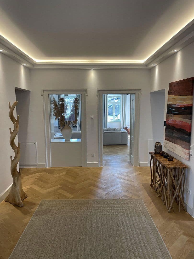 Prenájom bytu 4-izbový 208 m², Bahnhofstr. 98, Brannenburg, Bavorsko Prenájom bytu 4-izbový 208 m², Bahnhofstr. 98, Brannenburg, Bavorsko