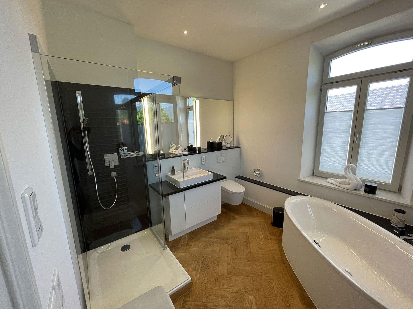 Prenájom bytu 4-izbový 208 m², Bahnhofstr. 98, Brannenburg, Bavorsko Prenájom bytu 4-izbový 208 m², Bahnhofstr. 98, Brannenburg, Bavorsko