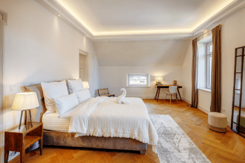 Prenájom bytu 4-izbový 208 m², Bahnhofstr. 98, Brannenburg, Bavorsko Prenájom bytu 4-izbový 208 m², Bahnhofstr. 98, Brannenburg, Bavorsko