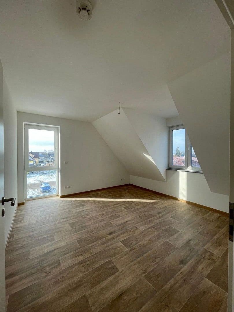 Prenájom bytu 4-izbový 90 m², Rosenplan 6, Plau am See, Meklenbursko-Predpomoransko Prenájom bytu 4-izbový 90 m², Rosenplan 6, Plau am See, Meklenbursko-Predpomoransko