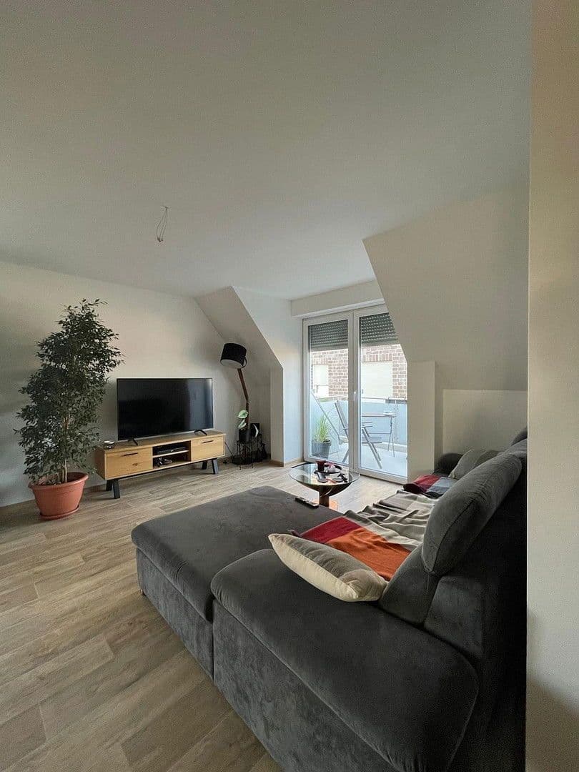 Prenájom bytu 4-izbový 90 m², Rosenplan 6, Plau am See, Meklenbursko-Predpomoransko Prenájom bytu 4-izbový 90 m², Rosenplan 6, Plau am See, Meklenbursko-Predpomoransko