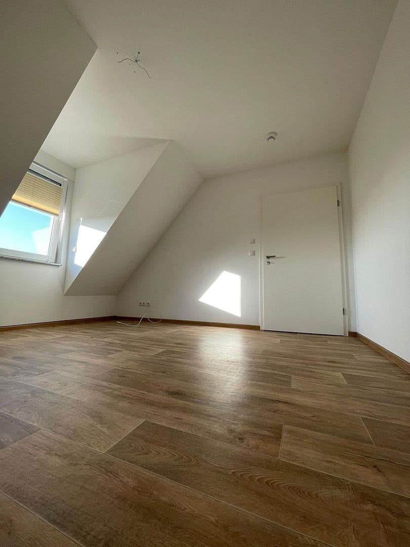 Prenájom bytu 4-izbový 90 m², Rosenplan 6, Plau am See, Meklenbursko-Predpomoransko Prenájom bytu 4-izbový 90 m², Rosenplan 6, Plau am See, Meklenbursko-Predpomoransko