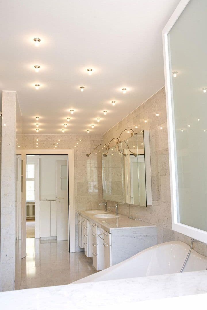 Prenájom bytu 5-izbový 218 m², Berthastraße 6, Bochum, Severné Porýnie - Westfálsko Prenájom bytu 5-izbový 218 m², Berthastraße 6, Bochum, Severné Porýnie - Westfálsko