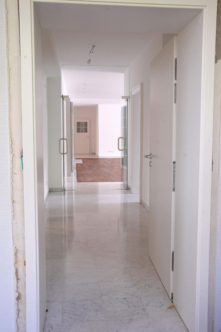 Prenájom bytu 5-izbový 218 m², Berthastraße 6, Bochum, Severné Porýnie - Westfálsko Prenájom bytu 5-izbový 218 m², Berthastraße 6, Bochum, Severné Porýnie - Westfálsko