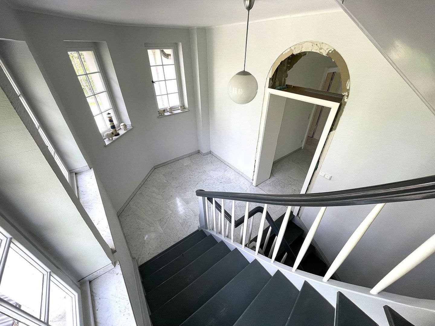 Prenájom bytu 5-izbový 218 m², Berthastraße 6, Bochum, Severné Porýnie - Westfálsko Prenájom bytu 5-izbový 218 m², Berthastraße 6, Bochum, Severné Porýnie - Westfálsko