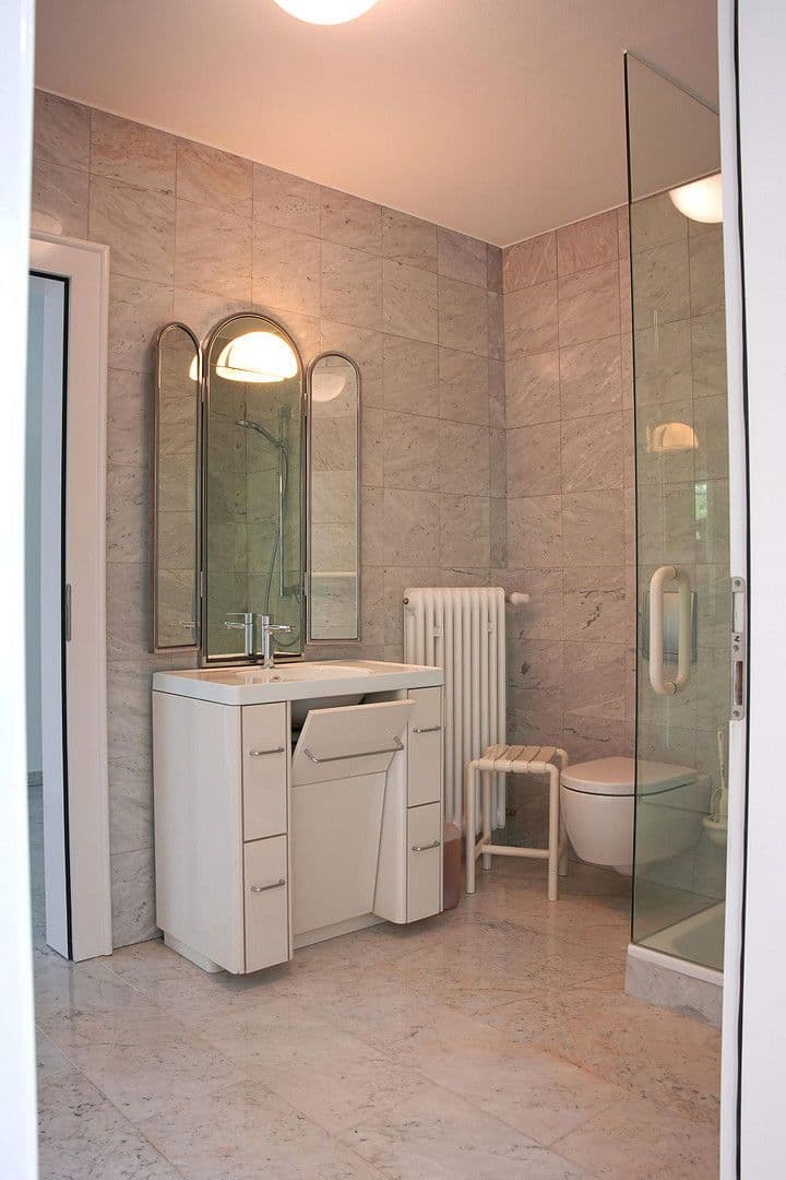 Prenájom bytu 5-izbový 218 m², Berthastraße 6, Bochum, Severné Porýnie - Westfálsko Prenájom bytu 5-izbový 218 m², Berthastraße 6, Bochum, Severné Porýnie - Westfálsko