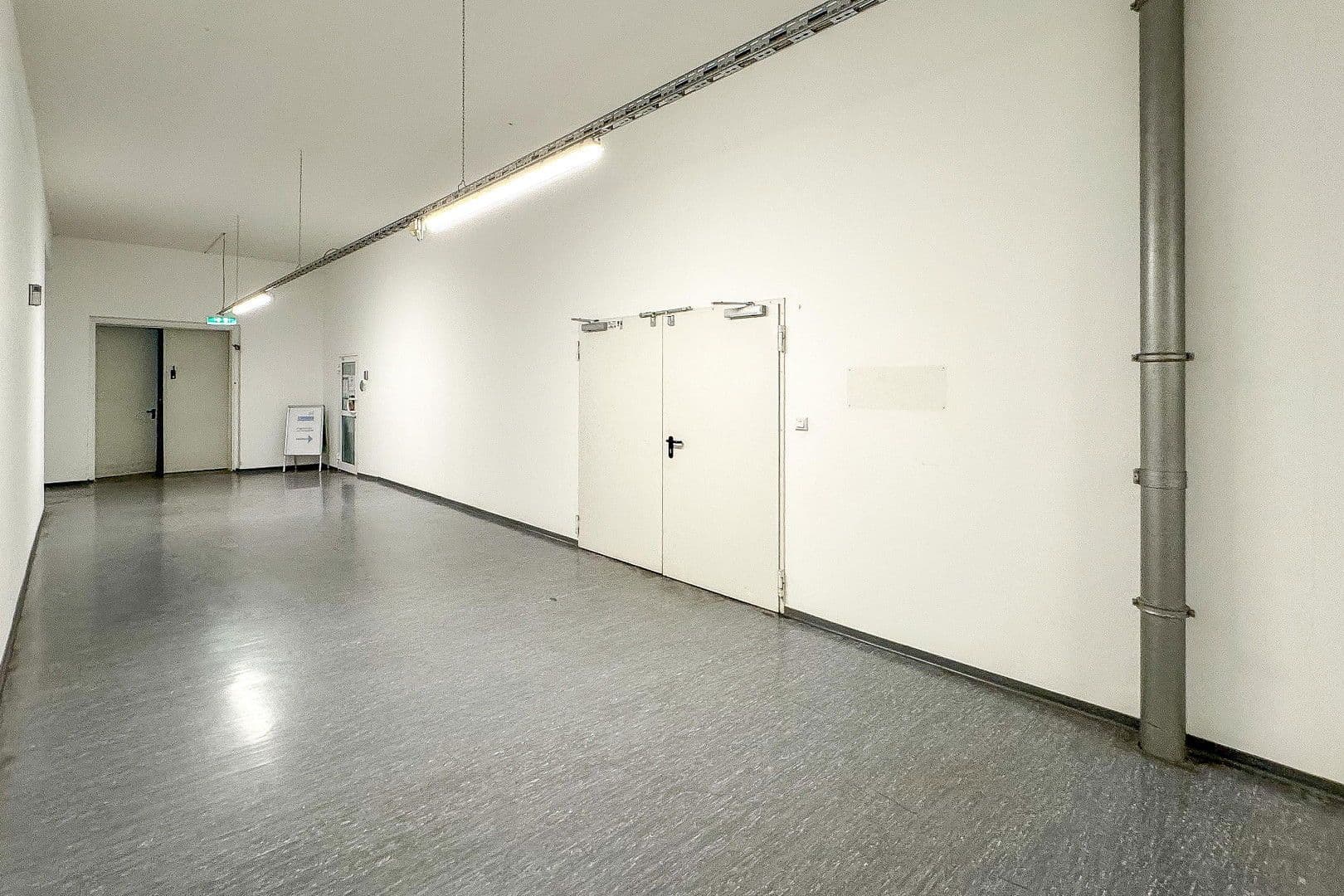 Prenájom nebytového priestoru 240 m², Stockumer Straße 28, Witten, Severné Porýnie - Westfálsko Prenájom nebytového priestoru 240 m², Stockumer Straße 28, Witten, Severné Porýnie - Westfálsko