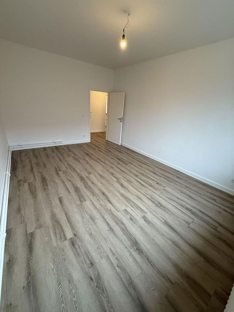 Prenájom bytu 3-izbový 81 m², Nauheimer Straße 29, Berlin, Berlín Prenájom bytu 3-izbový 81 m², Nauheimer Straße 29, Berlin, Berlín