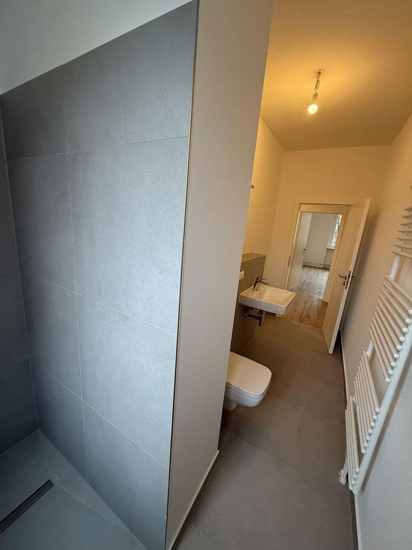 Prenájom bytu 3-izbový 81 m², Nauheimer Straße 29, Berlin, Berlín Prenájom bytu 3-izbový 81 m², Nauheimer Straße 29, Berlin, Berlín