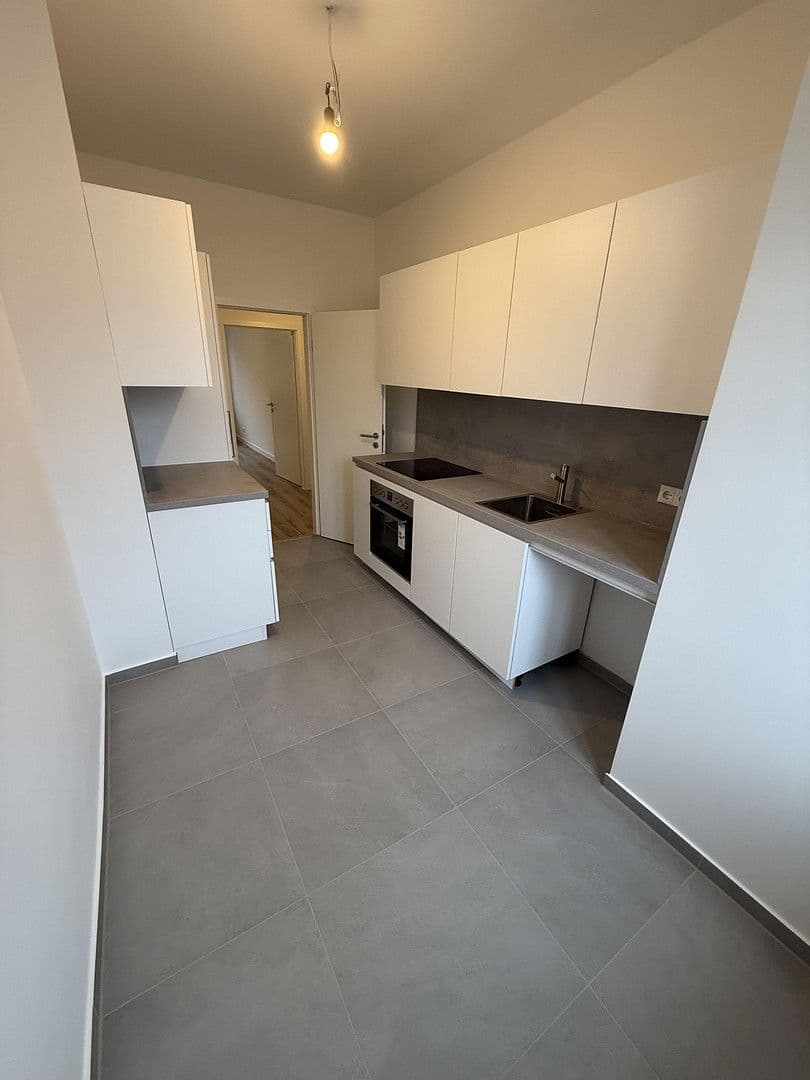 Prenájom bytu 3-izbový 81 m², Nauheimer Straße 29, Berlin, Berlín Prenájom bytu 3-izbový 81 m², Nauheimer Straße 29, Berlin, Berlín