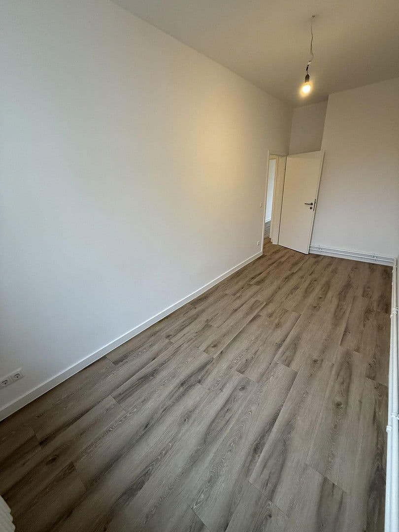 Prenájom bytu 3-izbový 81 m², Nauheimer Straße 29, Berlin, Berlín Prenájom bytu 3-izbový 81 m², Nauheimer Straße 29, Berlin, Berlín