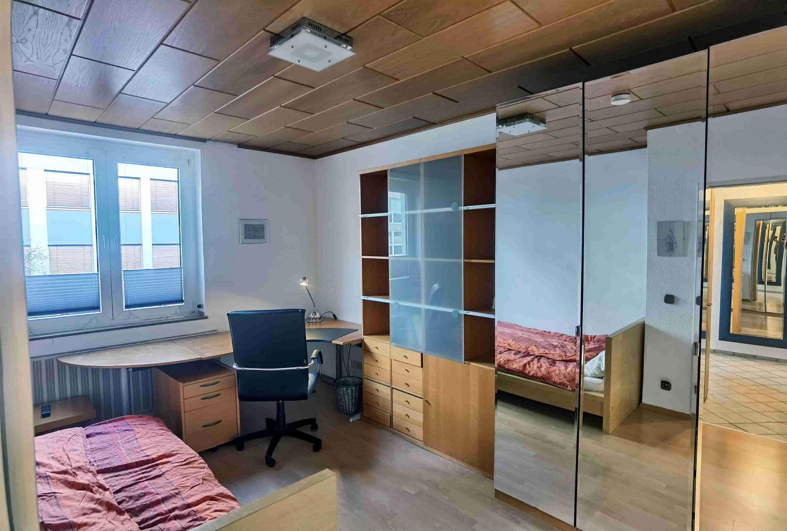 Prenájom bytu 2-izbový 35 m², Deutzer Freiheit 66a, Köln, Severné Porýnie - Westfálsko Prenájom bytu 2-izbový 35 m², Deutzer Freiheit 66a, Köln, Severné Porýnie - Westfálsko