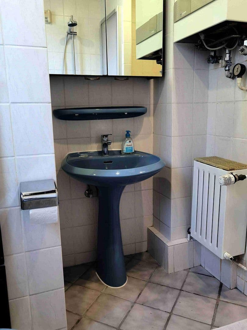 Prenájom bytu 2-izbový 35 m², Deutzer Freiheit 66a, Köln, Severné Porýnie - Westfálsko Prenájom bytu 2-izbový 35 m², Deutzer Freiheit 66a, Köln, Severné Porýnie - Westfálsko