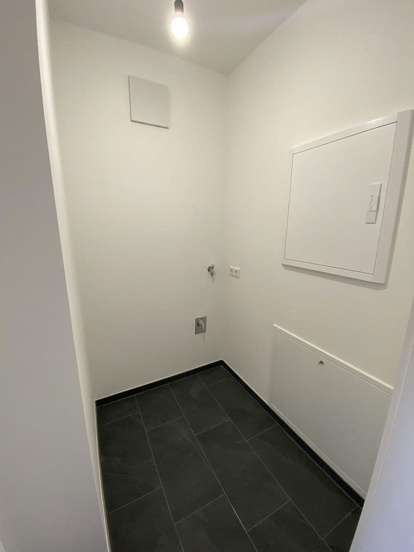Prenájom bytu 3-izbový 103 m², Bei den Linden 18/1, Laichingen, Bádensko-Wurttembersko Prenájom bytu 3-izbový 103 m², Bei den Linden 18/1, Laichingen, Bádensko-Wurttembersko