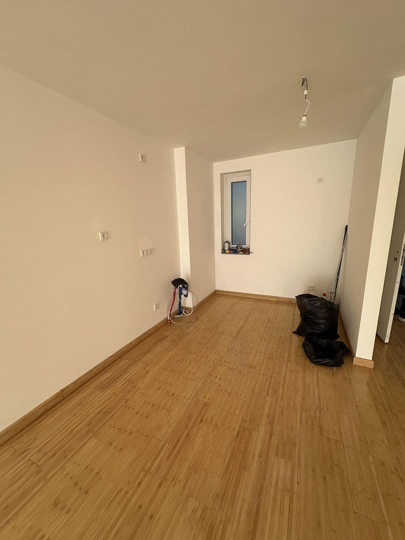 Prenájom bytu 3-izbový 115 m², Rauschener Allee 4, Berlin, Berlín Prenájom bytu 3-izbový 115 m², Rauschener Allee 4, Berlin, Berlín