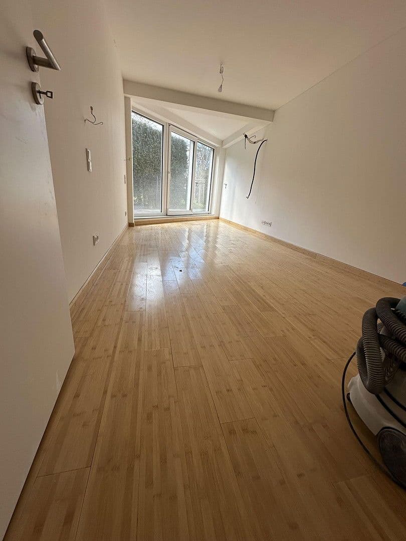 Prenájom bytu 3-izbový 115 m², Rauschener Allee 4, Berlin, Berlín Prenájom bytu 3-izbový 115 m², Rauschener Allee 4, Berlin, Berlín