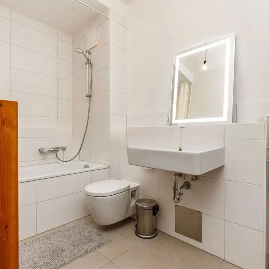 Prenájom bytu 2-izbový 49 m², Zinnowitzer Straße 7, Berlin, Berlín Prenájom bytu 2-izbový 49 m², Zinnowitzer Straße 7, Berlin, Berlín