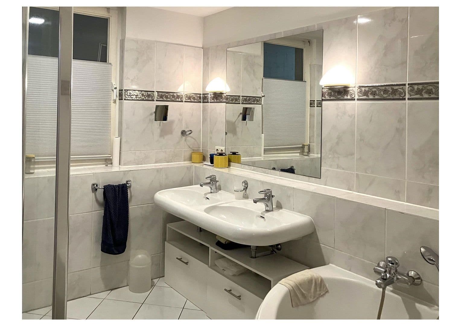 Predaj bytu 4-izbový 151 m², Berlin, Berlín Predaj bytu 4-izbový 151 m², Berlin, Berlín