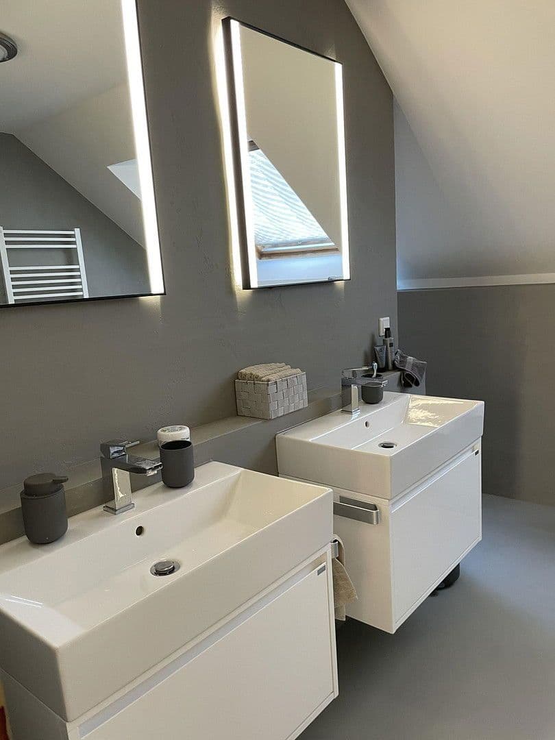 Predaj domu 155 m², pozemek 380 m², Schloß Holte-Stukenbrock, Severné Porýnie - Westfálsko Predaj domu 155 m², pozemek 380 m², Schloß Holte-Stukenbrock, Severné Porýnie - Westfálsko