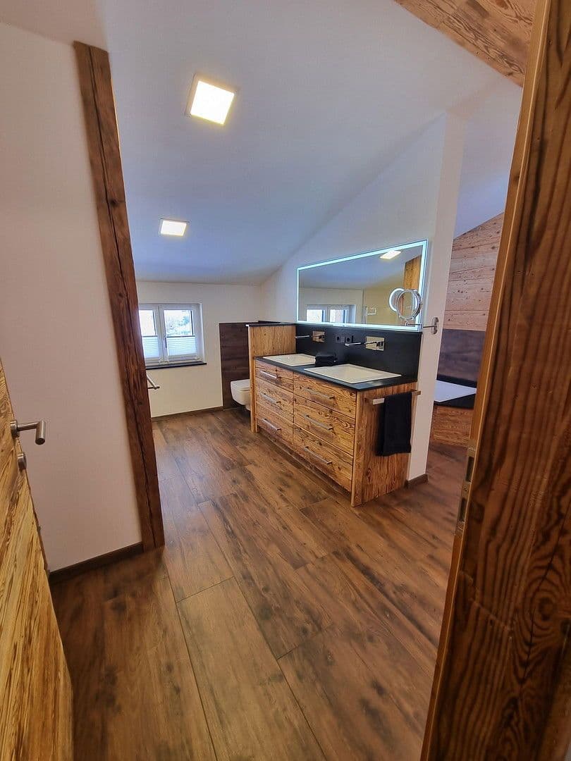 Predaj domu 251 m², pozemek 665 m², Kössen, Tirolsko Predaj domu 251 m², pozemek 665 m², Kössen, Tirolsko