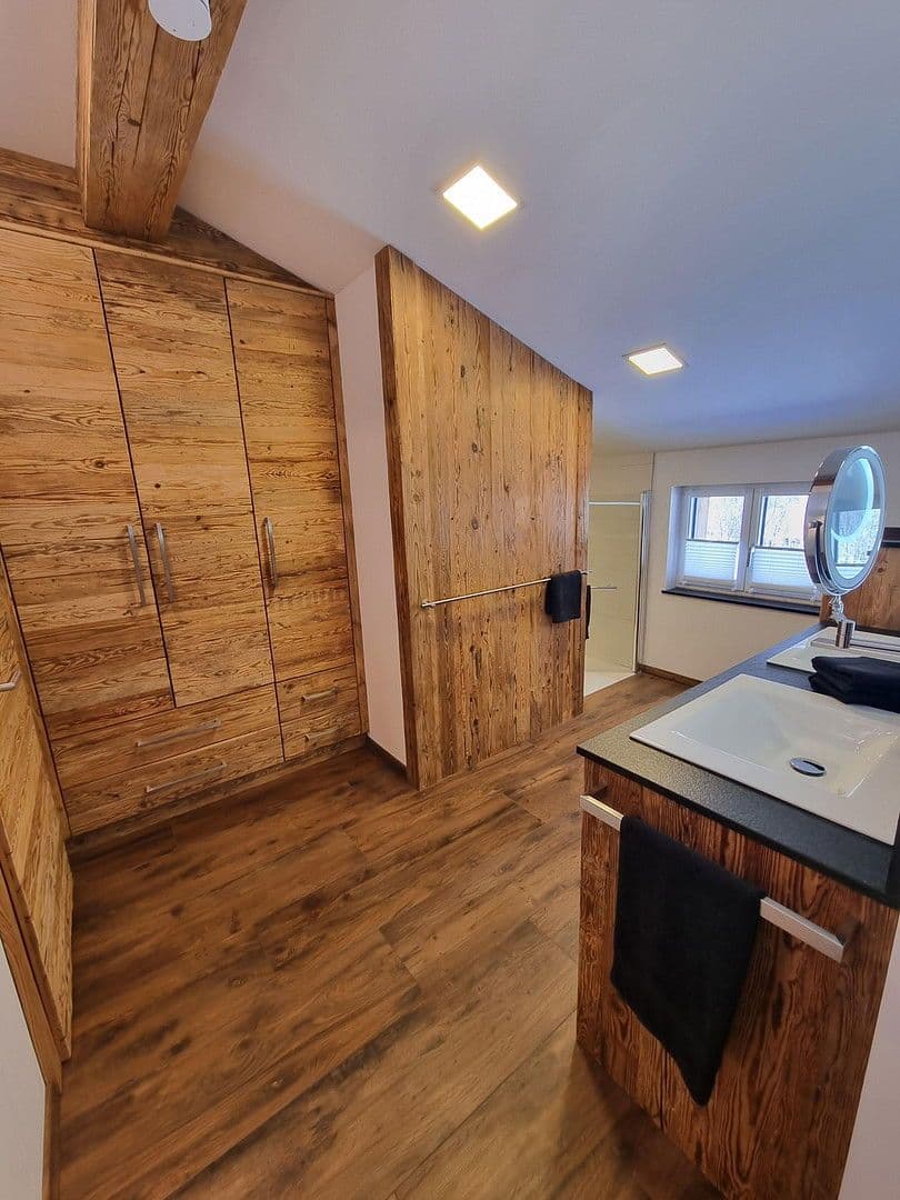 Predaj domu 251 m², pozemek 665 m², Kössen, Tirolsko Predaj domu 251 m², pozemek 665 m², Kössen, Tirolsko