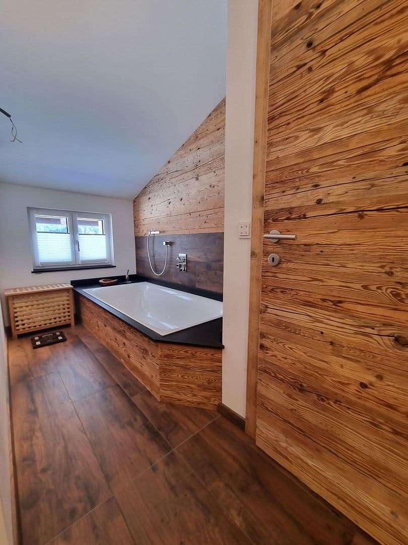 Predaj domu 251 m², pozemek 665 m², Kössen, Tirolsko Predaj domu 251 m², pozemek 665 m², Kössen, Tirolsko