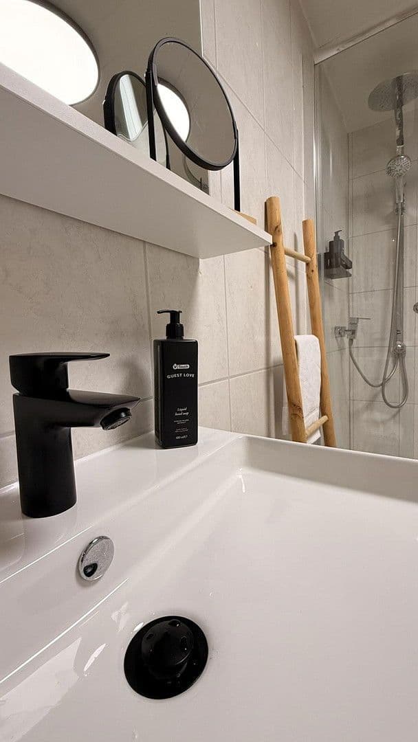 Prenájom bytu 1-izbový 50 m², Beim Märzenbad 15, Augsburg, Bavorsko Prenájom bytu 1-izbový 50 m², Beim Märzenbad 15, Augsburg, Bavorsko