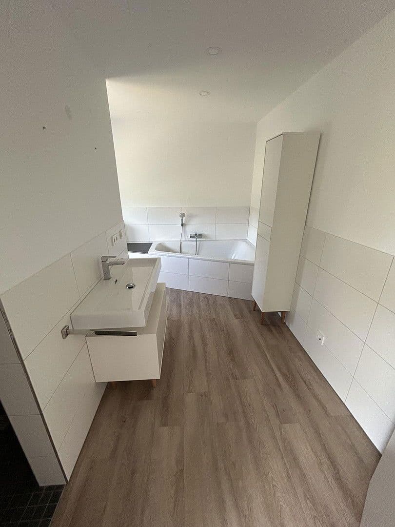 Prenájom bytu 3-izbový 96 m², Am Weidengraben 22, Waldbüttelbrunn, Bavorsko Prenájom bytu 3-izbový 96 m², Am Weidengraben 22, Waldbüttelbrunn, Bavorsko