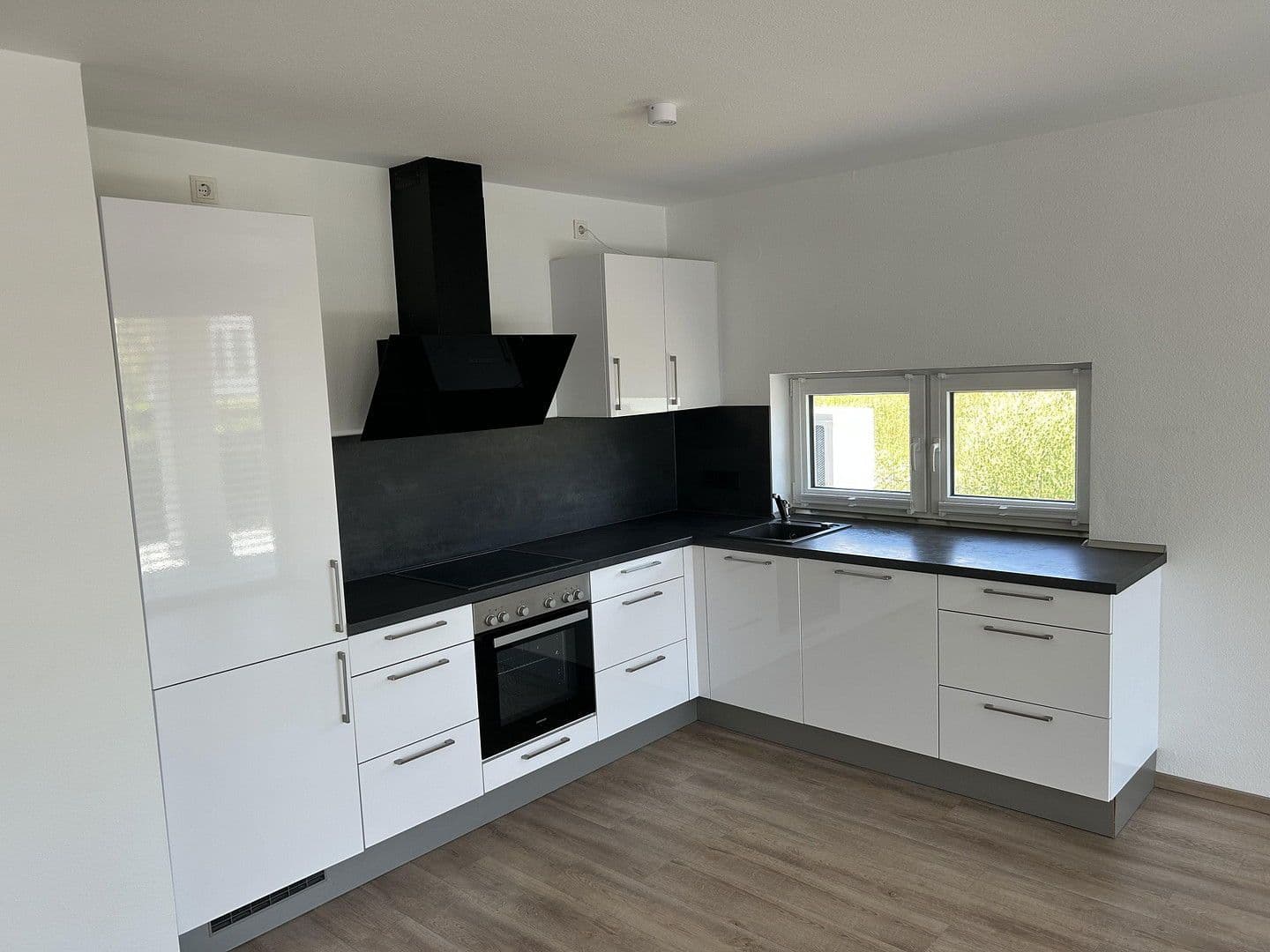 Prenájom bytu 3-izbový 96 m², Am Weidengraben 22, Waldbüttelbrunn, Bavorsko Prenájom bytu 3-izbový 96 m², Am Weidengraben 22, Waldbüttelbrunn, Bavorsko