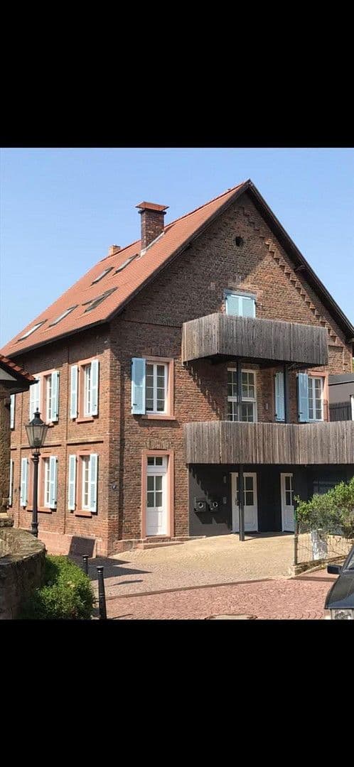 Predaj domu 273 m², pozemek 405 m², Gelnhausen, Hesensko Predaj domu 273 m², pozemek 405 m², Gelnhausen, Hesensko