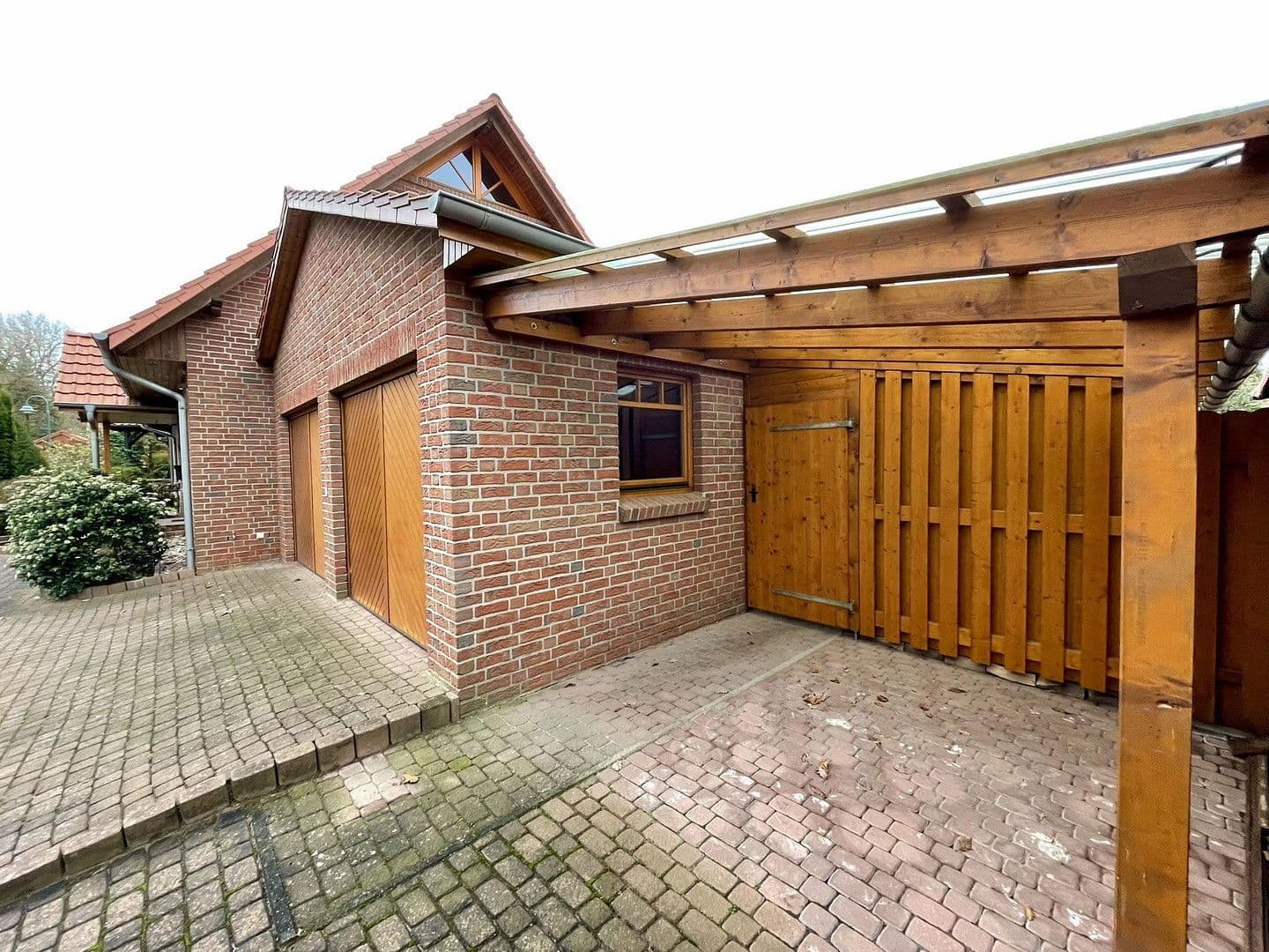 Predaj domu 173 m², pozemek 819 m², Rehburg-Loccum, Dolné Sasko Predaj domu 173 m², pozemek 819 m², Rehburg-Loccum, Dolné Sasko